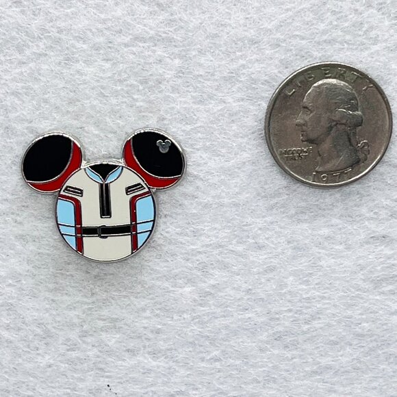 🔮 5/$25 Disney Epcot Cast Costume Mission Space Pin - Picture 2 of 3